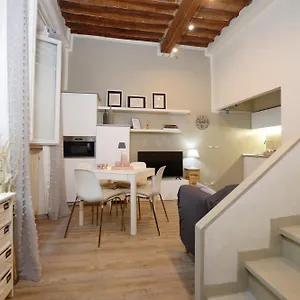 https://casina-di-giada-happy-rentals.it-tuscanyhotel.com